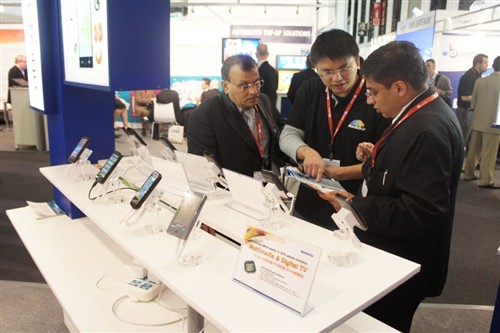 MWC2011:威廉希尔官网微推出多种移动设备方案 